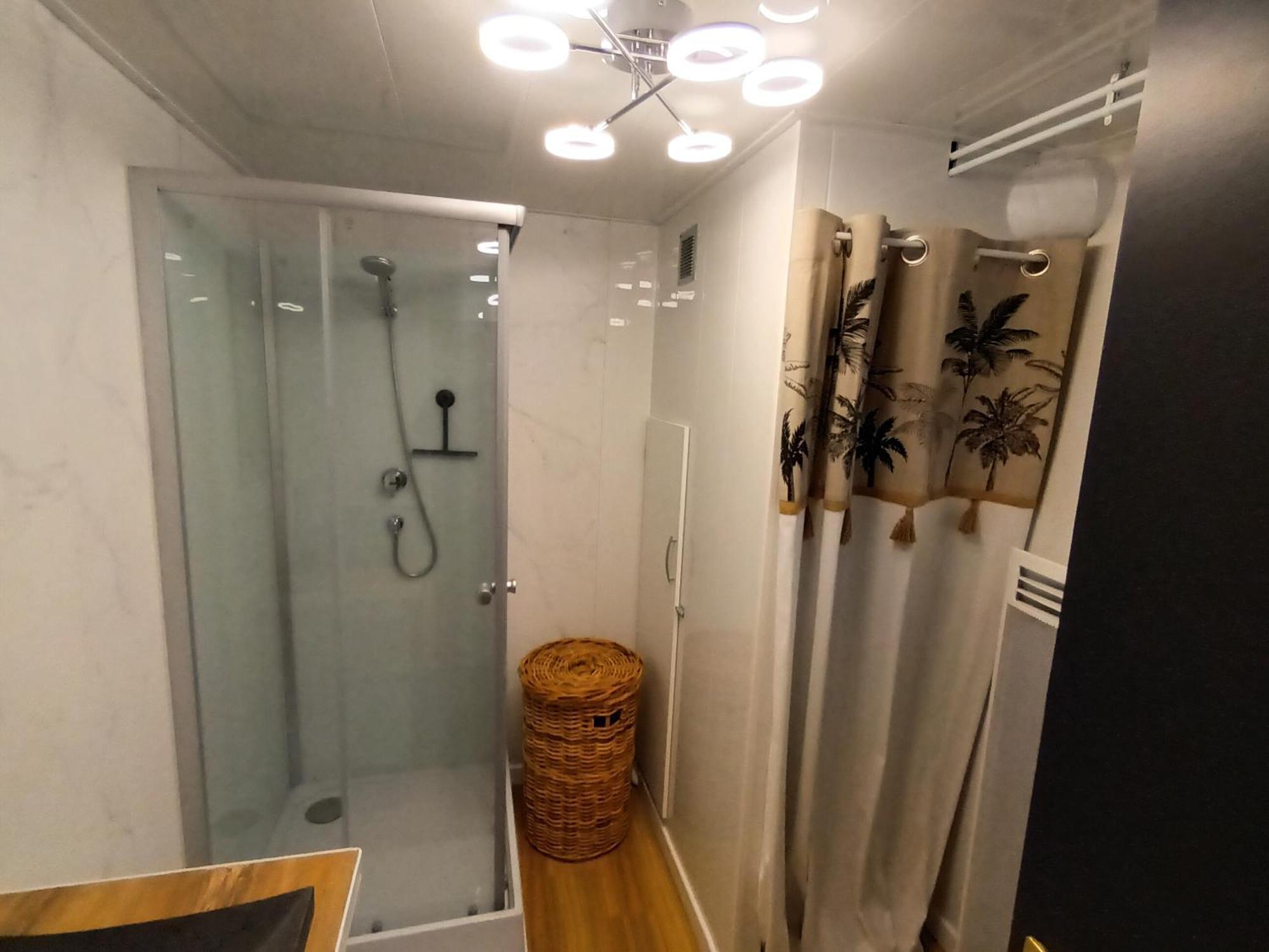 Appartement Tout Confort Le Fresne-Camilly Bagian luar foto